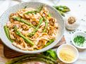 Pasta Vegan Dalam Saus Mete Krim Dengan Jamur dan Asparagus