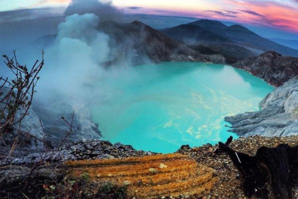 10 Gunung untuk Mendaki di Indonesia Dengan Pemandangan Paling Menakjubkan
